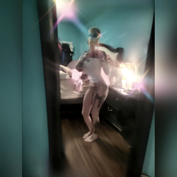 Meet your Posher, Danielle - Picture 2 of 11